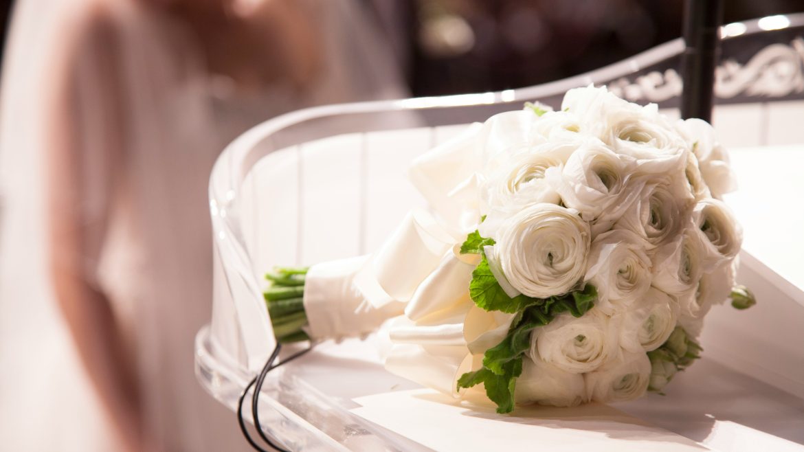 Bouquet Toss: A Tradition to Keep (Not Toss!)